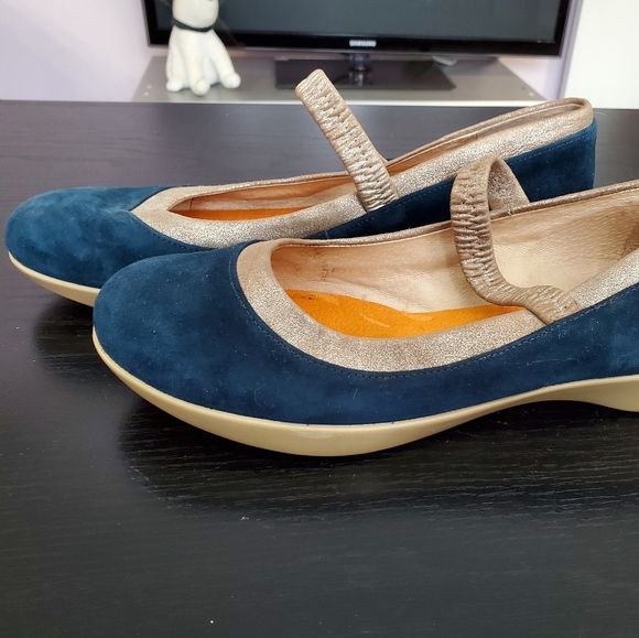 Suede platform shoes with mary jane strap - Picture 2 of 6